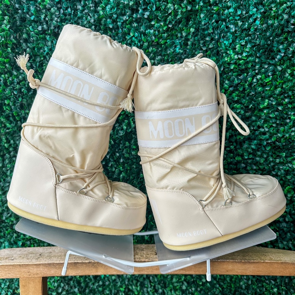 Moon Boots
